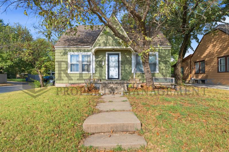House for rent at 601 N Pershing St, Wichita, KS 67208