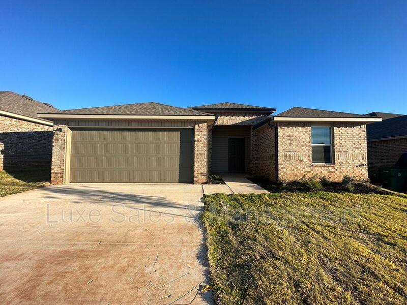 House for rent at 12529 Bending Brook Dr, Piedmont, OK 73078
