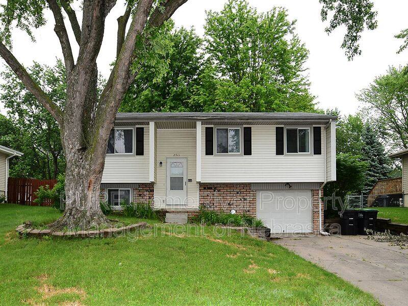 House for rent at 2511 N 143rd Ave, Omaha, NE 68164