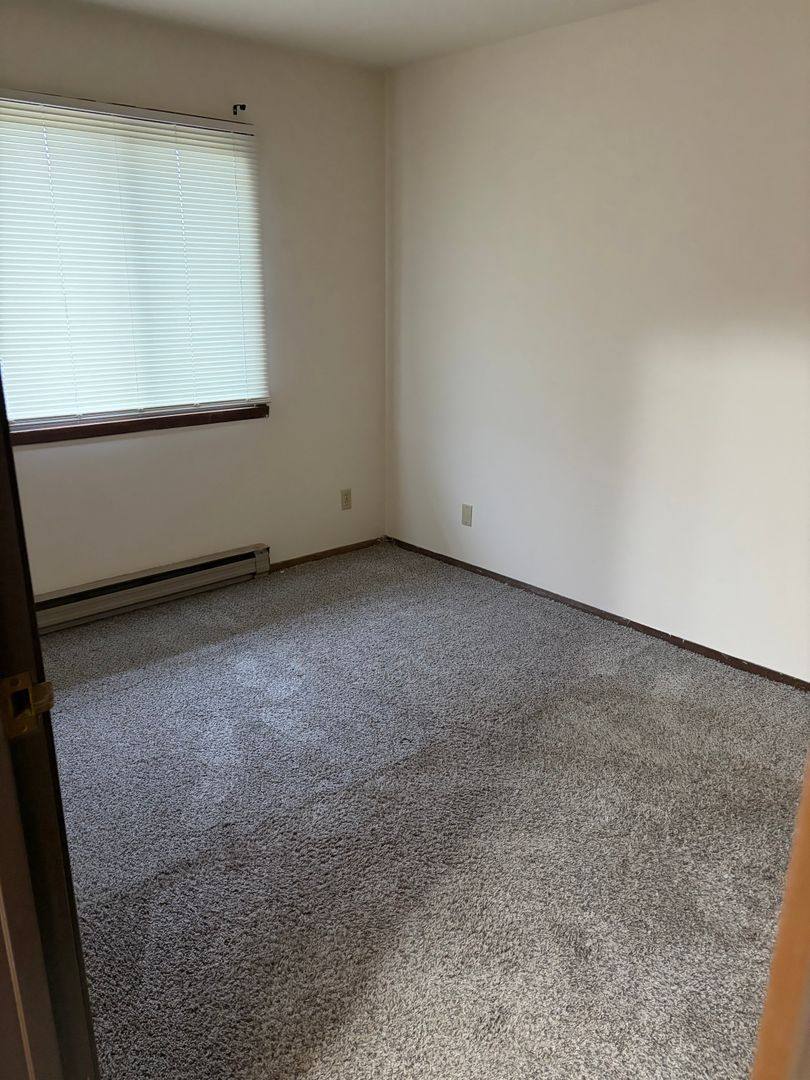 Apartment for rent at 841 Evergreen Dr, Hartford, WI 53027