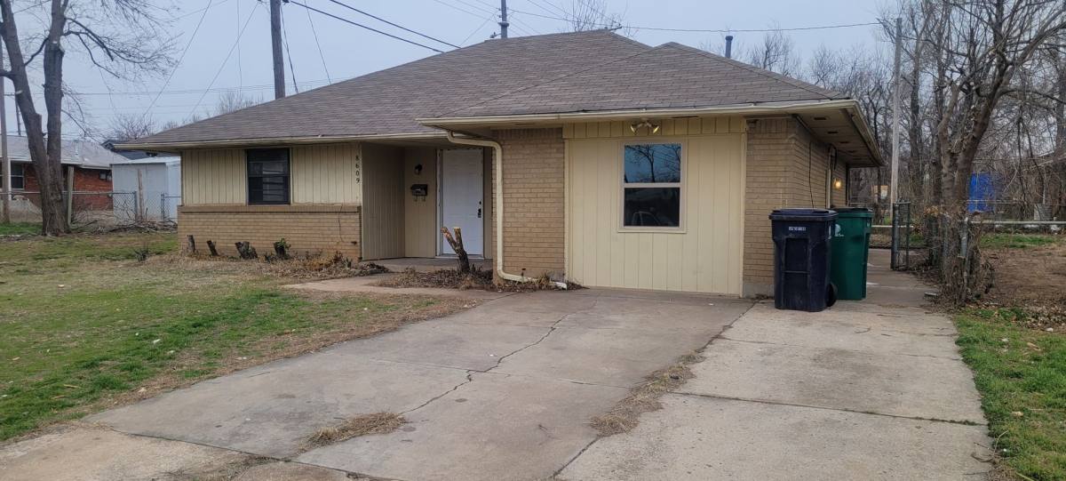 House for rent at 8609 N Harvey Ave, Oklahoma City, OK 73114