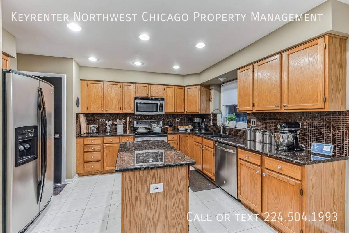 House for rent at 324 Chesapeake Lane, Bloomingdale, IL 60108