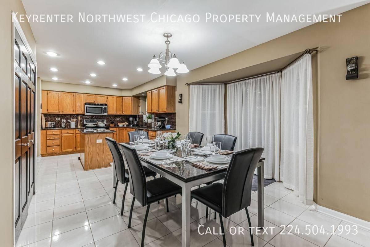 House for rent at 324 Chesapeake Lane, Bloomingdale, IL 60108
