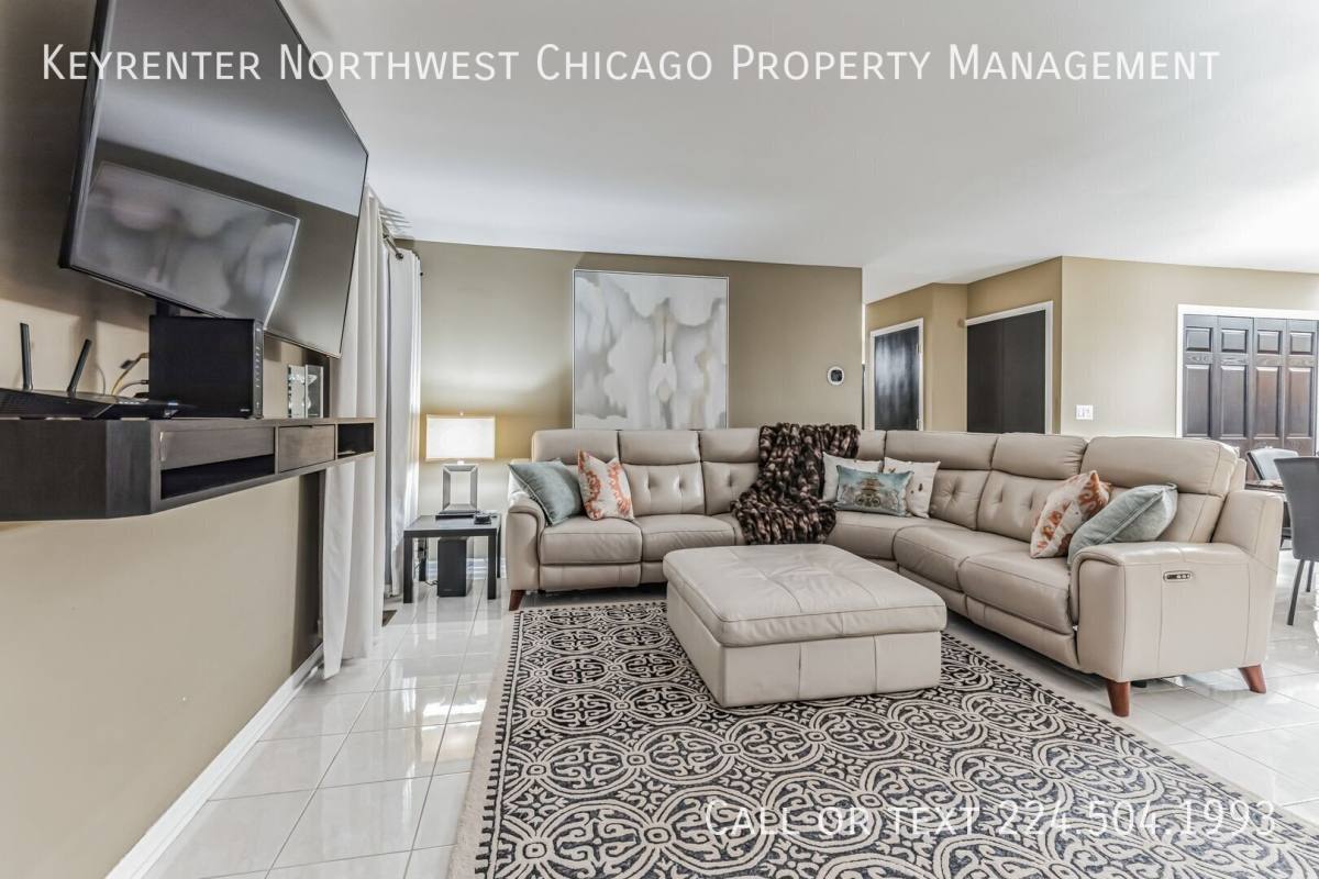 House for rent at 324 Chesapeake Lane, Bloomingdale, IL 60108