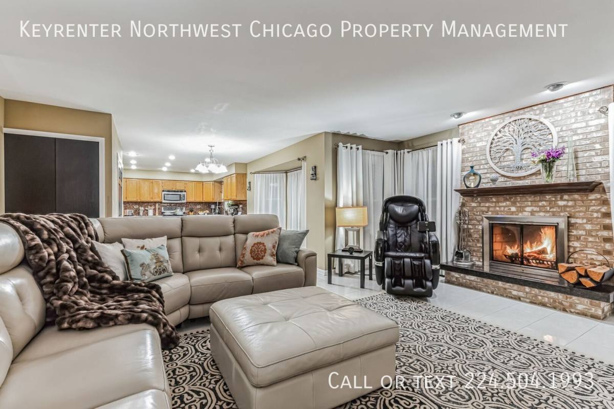 House for rent at 324 Chesapeake Lane, Bloomingdale, IL 60108