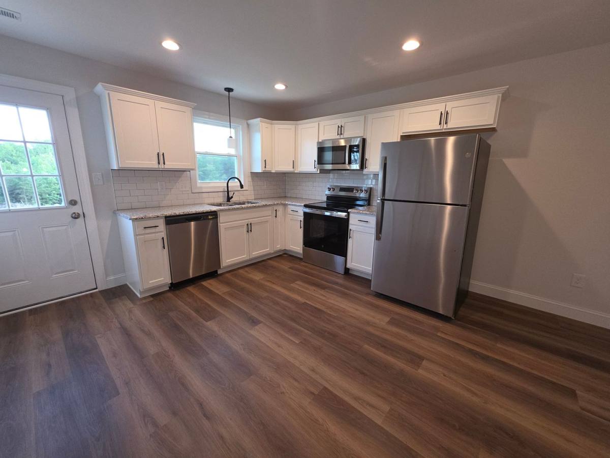 Apartment for rent at 2266 Smith Mountain Lake Pw, Huddleston, VA 24104