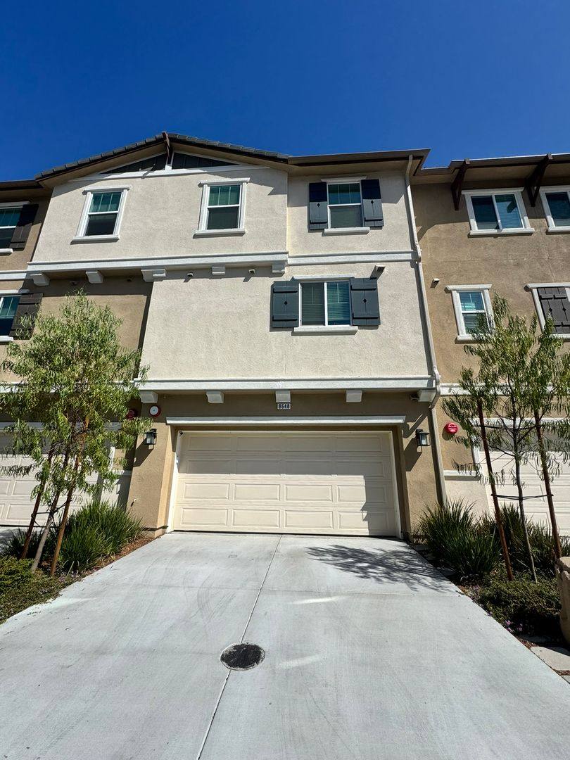 Townhouse for rent at 8648 Amherst St, Santee, CA 92071