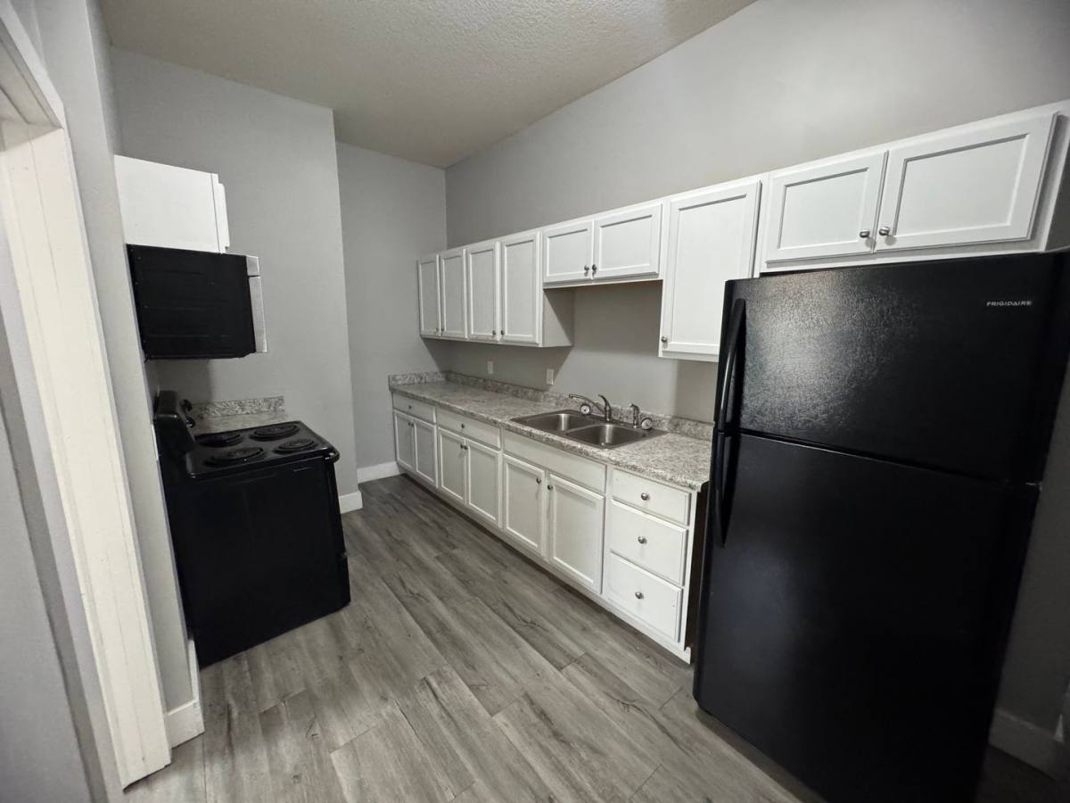 Apartment for rent at 929 4th Ave, Rock Island, IL 61201