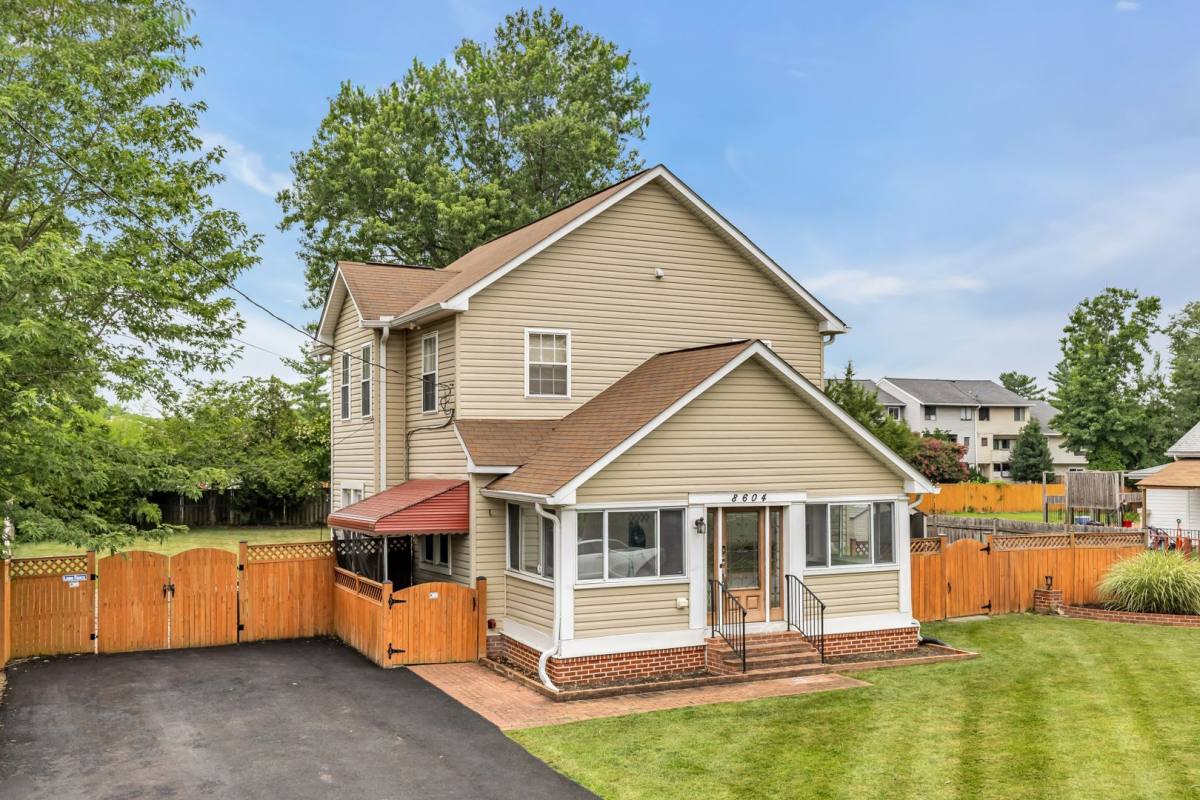 Condo for rent at 8604 Woodlawn Court, Alexandria, VA 22309