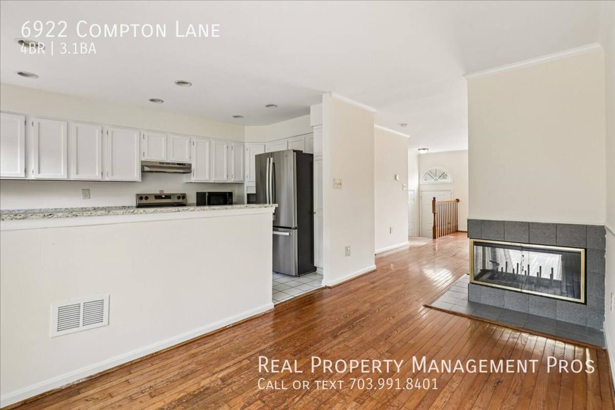 Townhouse for rent at 6922 Compton Lane, Centreville, VA 20121