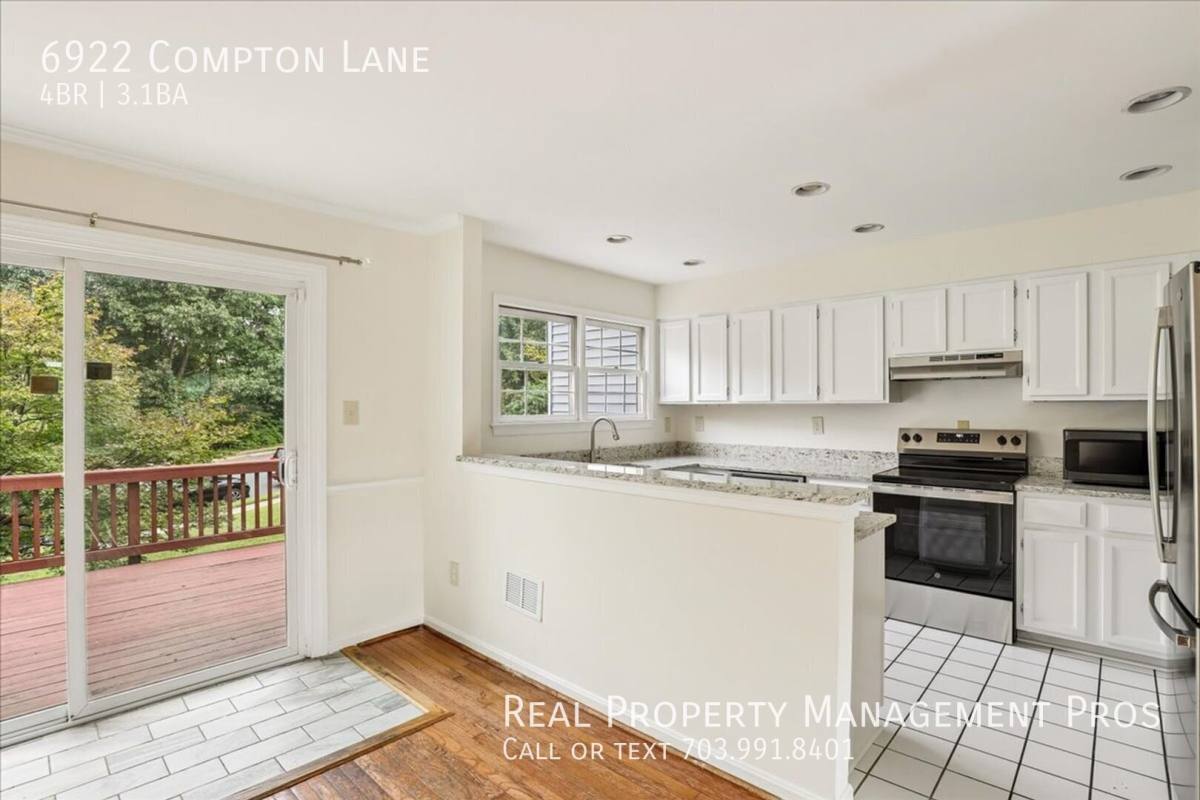 Townhouse for rent at 6922 Compton Lane, Centreville, VA 20121