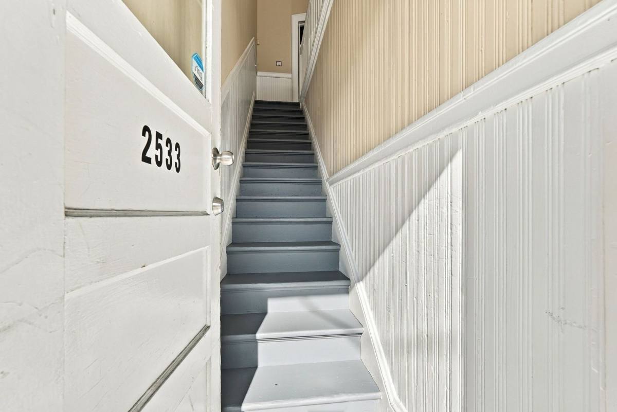 Townhouse for rent at 2535 Filbert St, Oakland, CA 94607