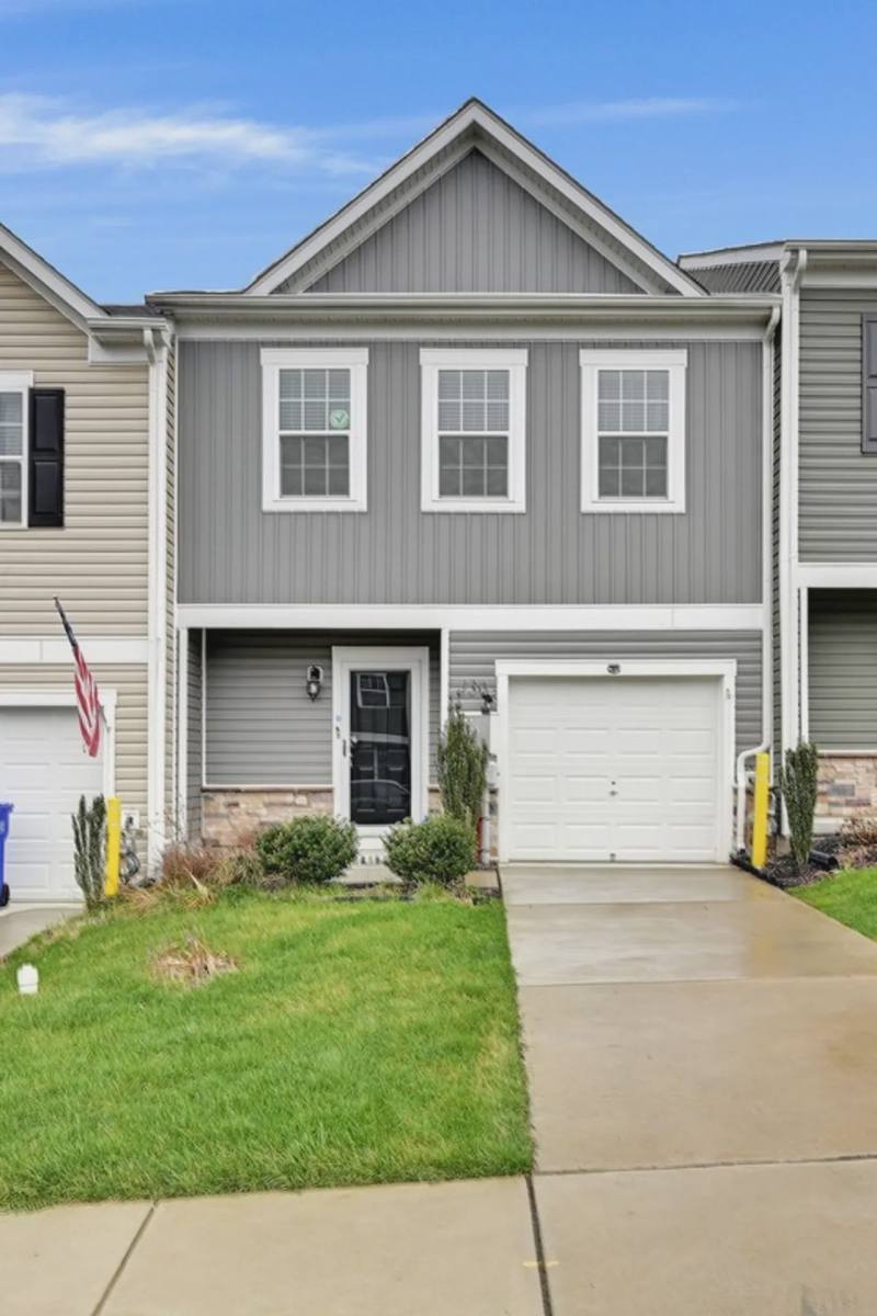 Townhouse for rent at 130 Maple Run Dr, York, PA 17404