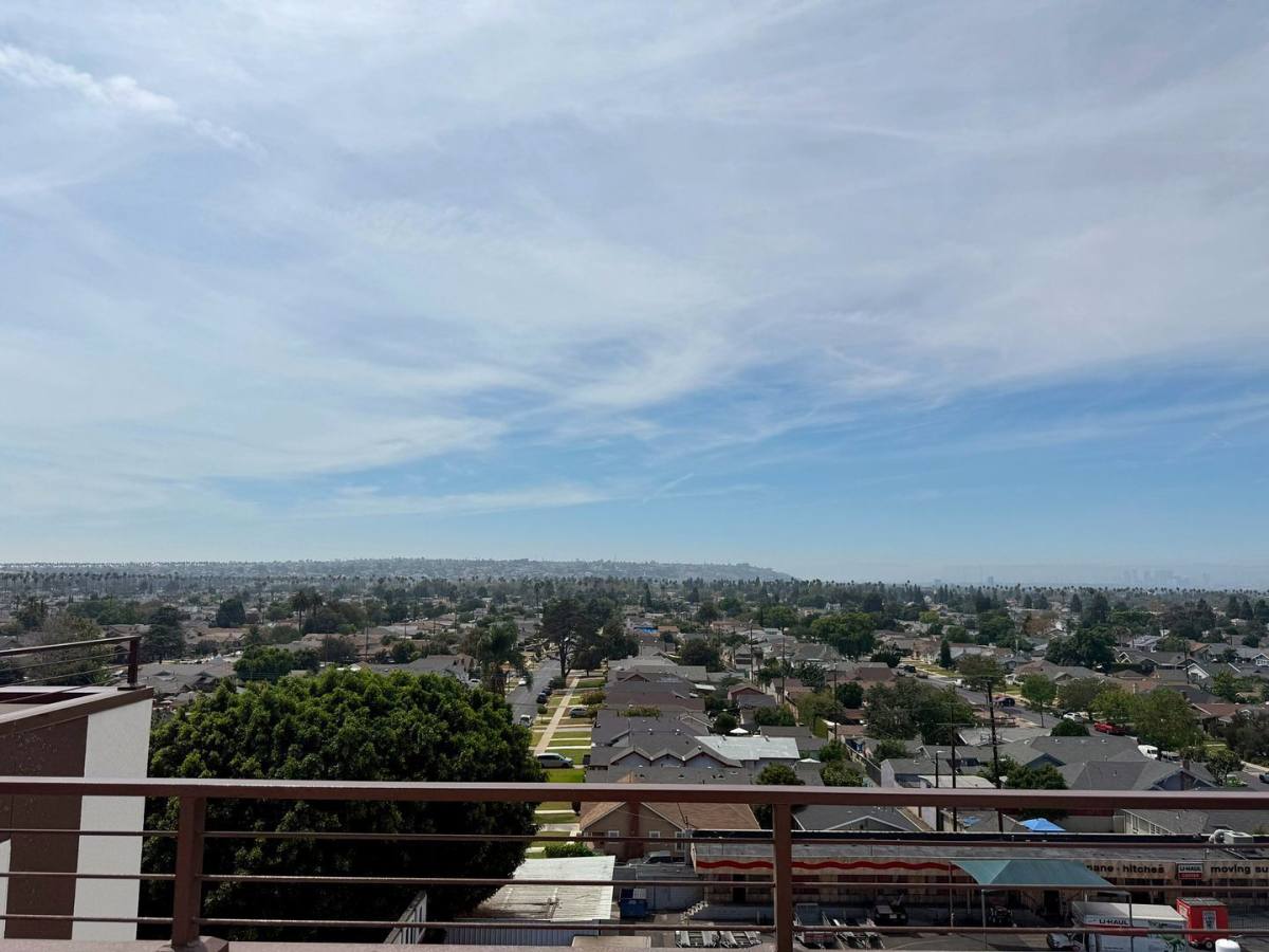 Apartment for rent at 4186 S Western Ave #218A, Los Angeles, CA 90062