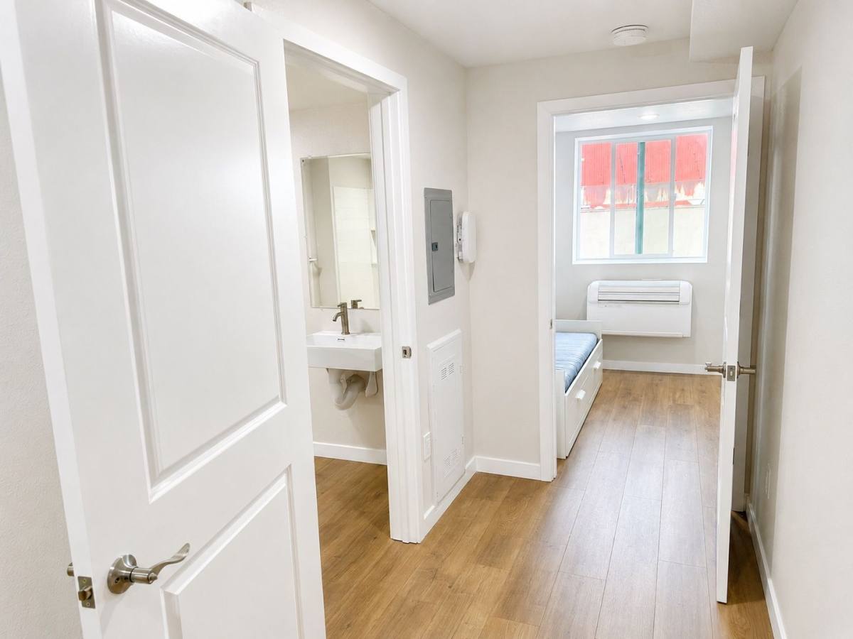 Apartment for rent at 4186 S Western Ave #218A, Los Angeles, CA 90062