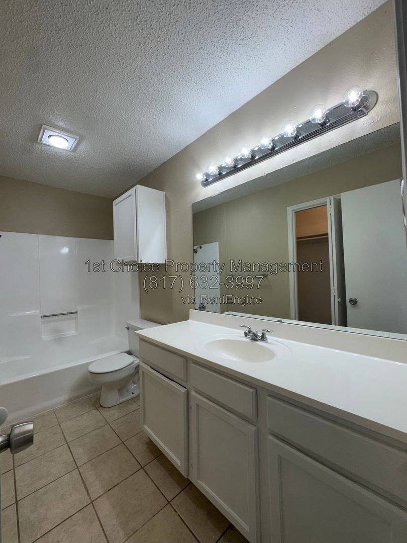 Apartment for rent at 4117 Fossil Ridge Dr, Fort Worth, TX 76137