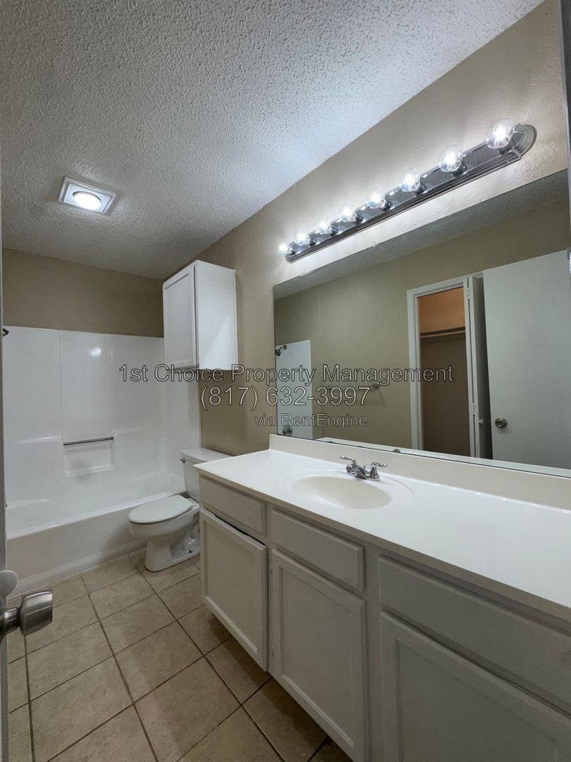 Apartment for rent at 4117 Fossil Ridge Dr, Fort Worth, TX 76137