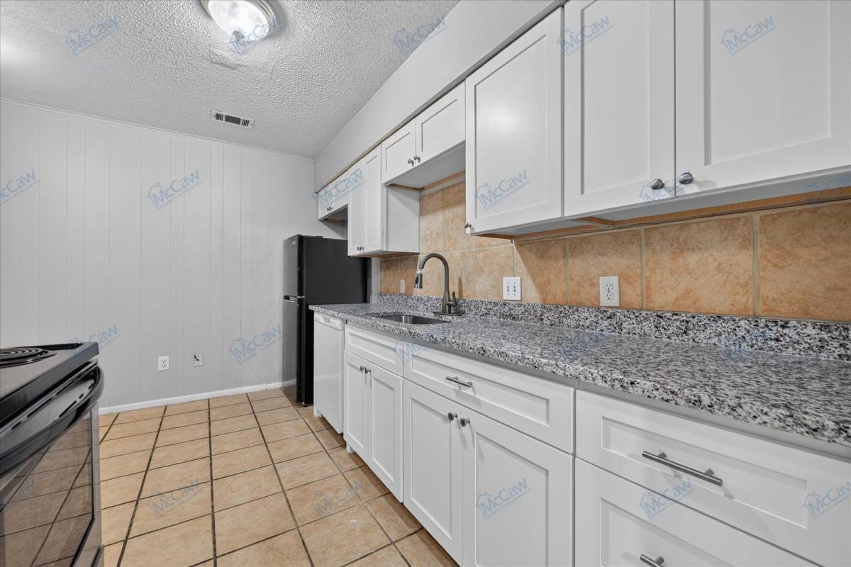Apartment for rent at 4902 Inverness Ave, Fort Worth, TX 76132