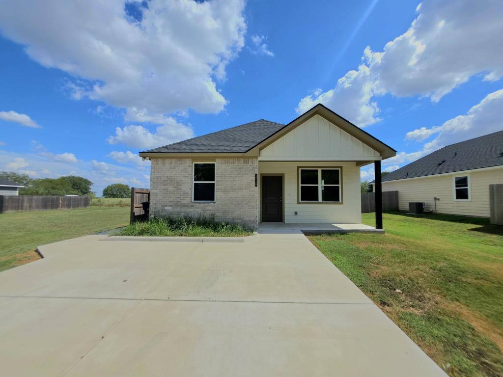 House for rent at 315 W Martin Luther King Dr, Caldwell, TX 77836
