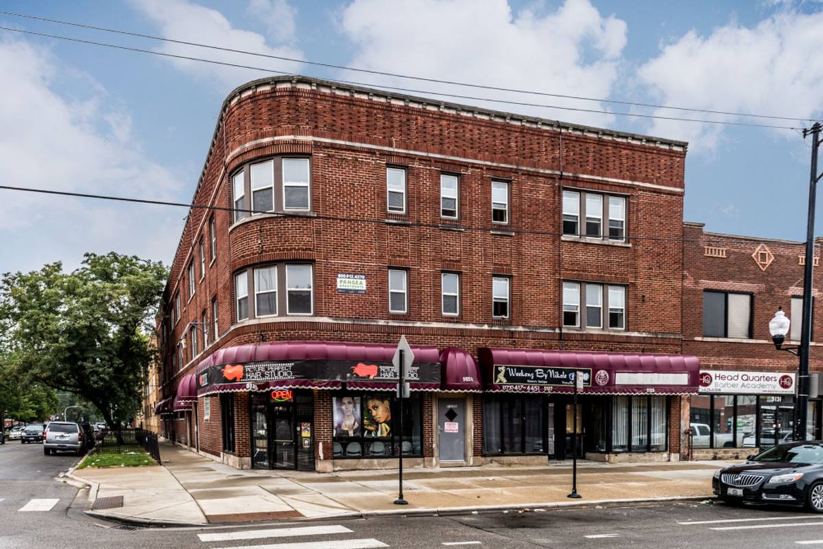 Apartment for rent at 5125 W Madison St, Chicago, IL 60644