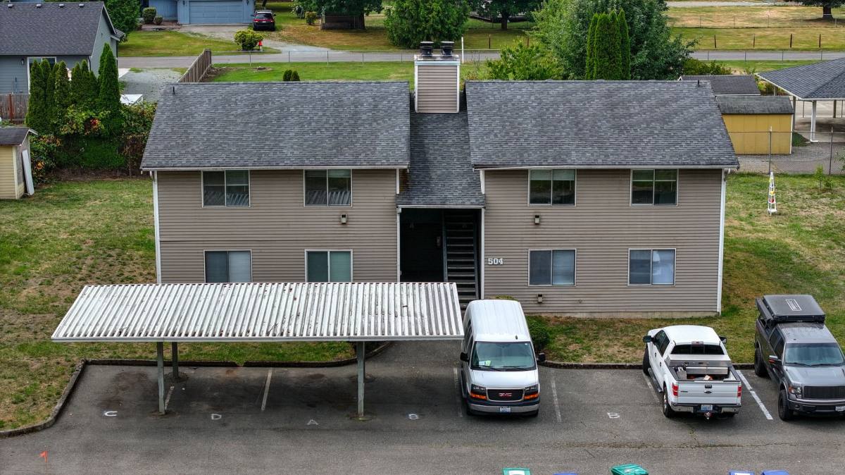 Apartment for rent at 504 4th Ave SE, Pacific, WA 98047