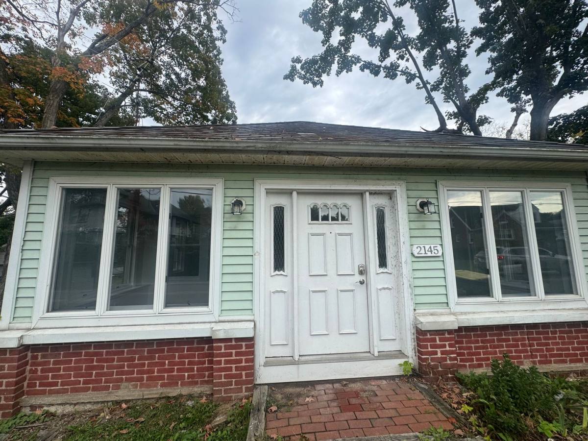 House for rent at 2145 S Delaware Dr, Easton, PA 18042
