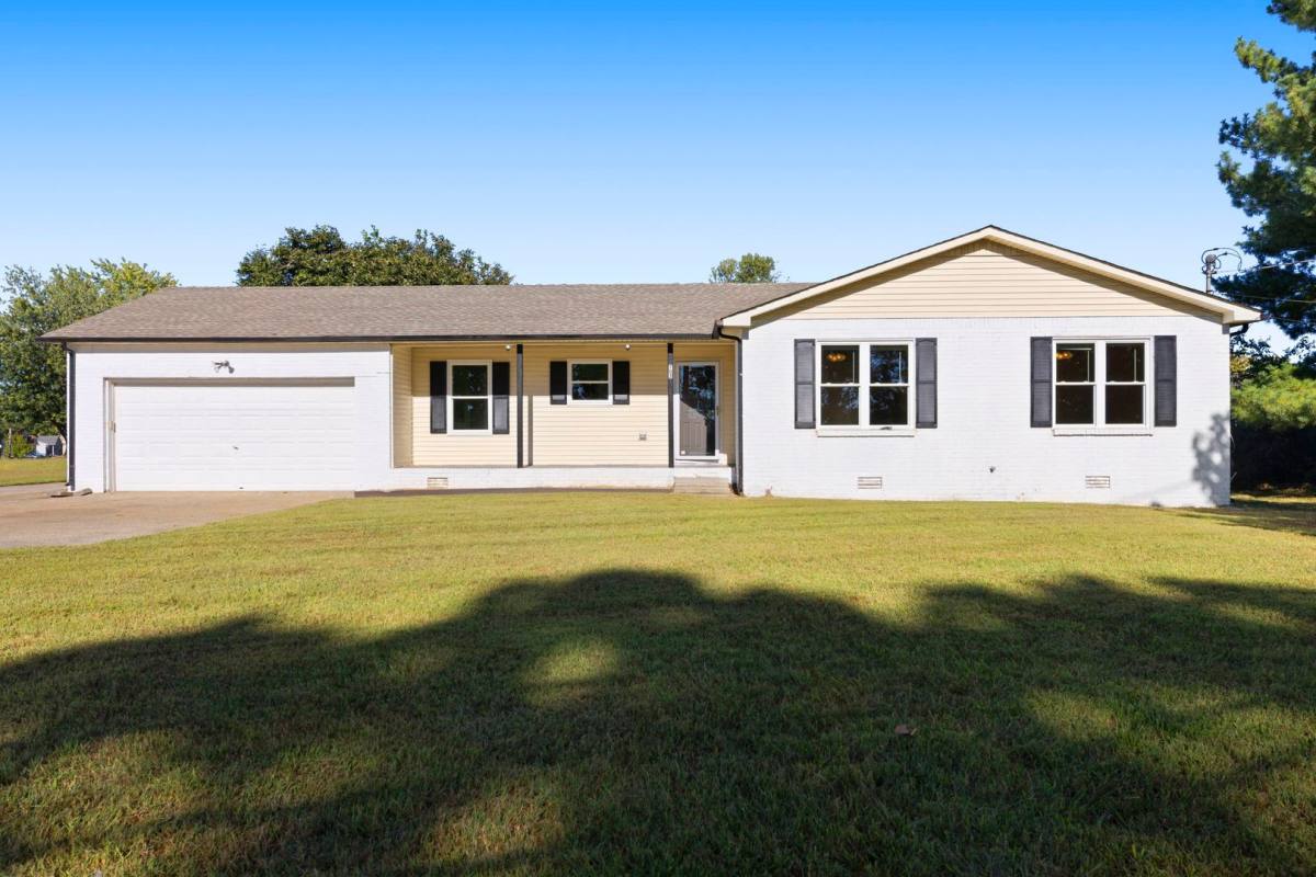 House for rent at 702 Hugh Hunter Rd, Oak Grove, KY 42262