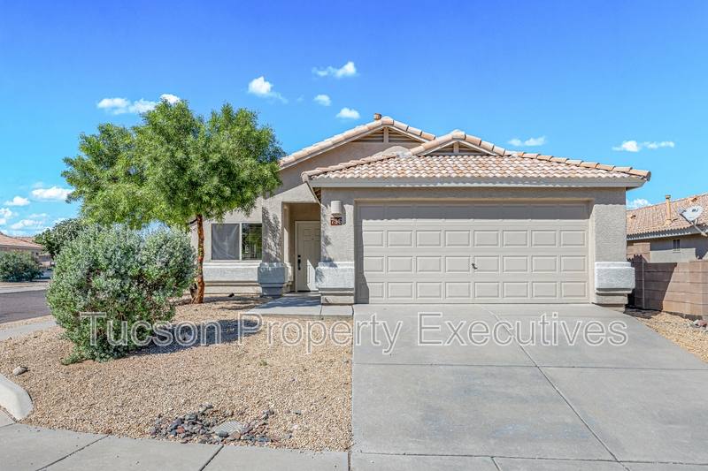 House for rent at 796 S Painted River Way, Vail, AZ 85641