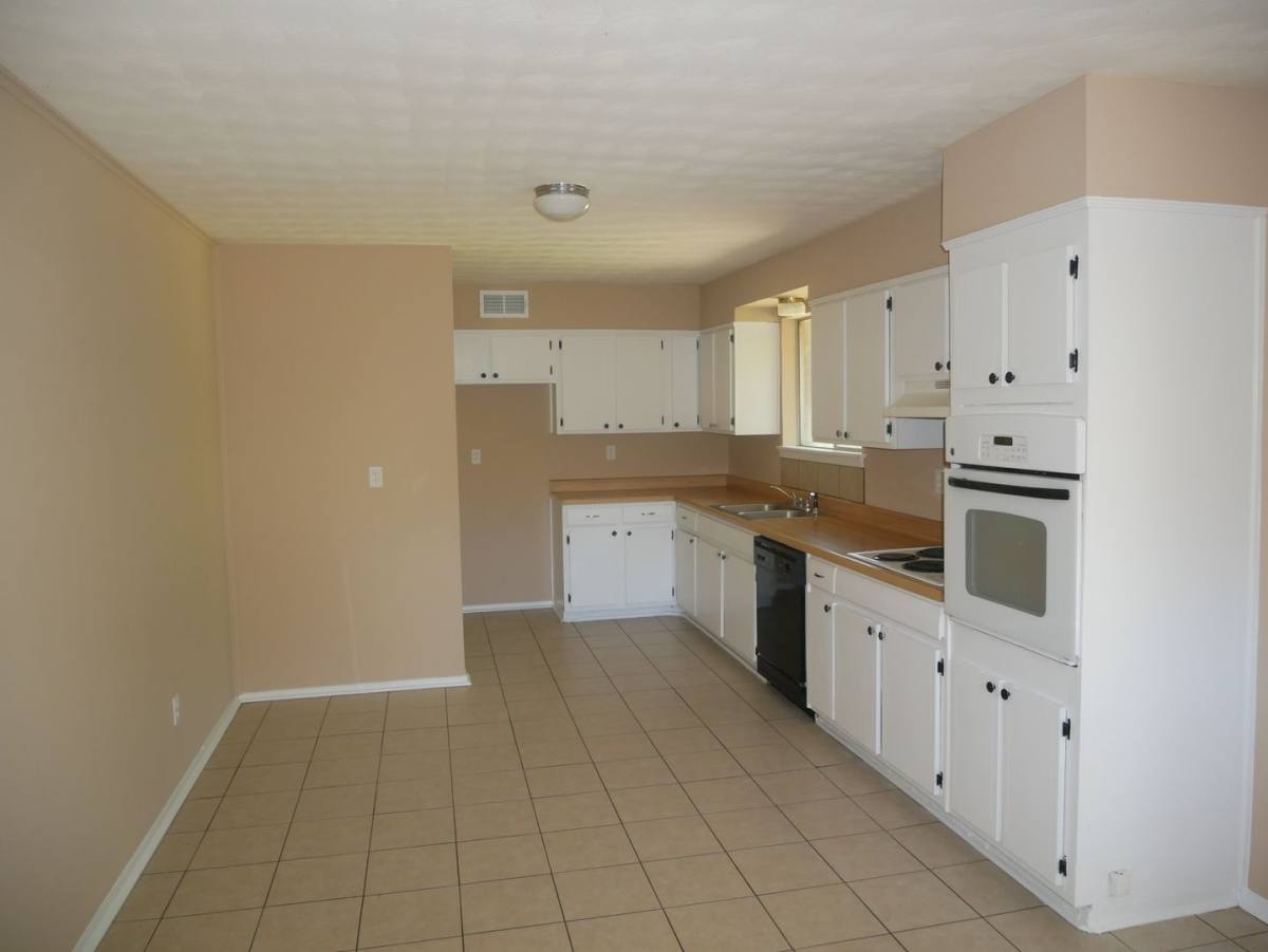 House for rent at 1416 Vicksburg Dr, Southaven, MS 38671
