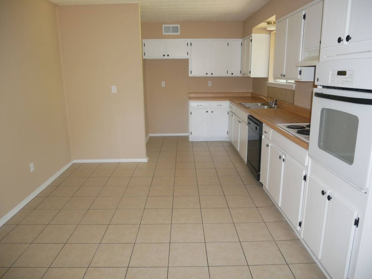 House for rent at 1416 Vicksburg Dr, Southaven, MS 38671