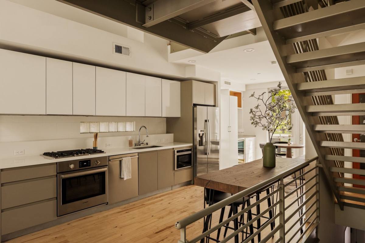 House for rent at 3450 Cahuenga Blvd W #907, Los Angeles, CA 90068