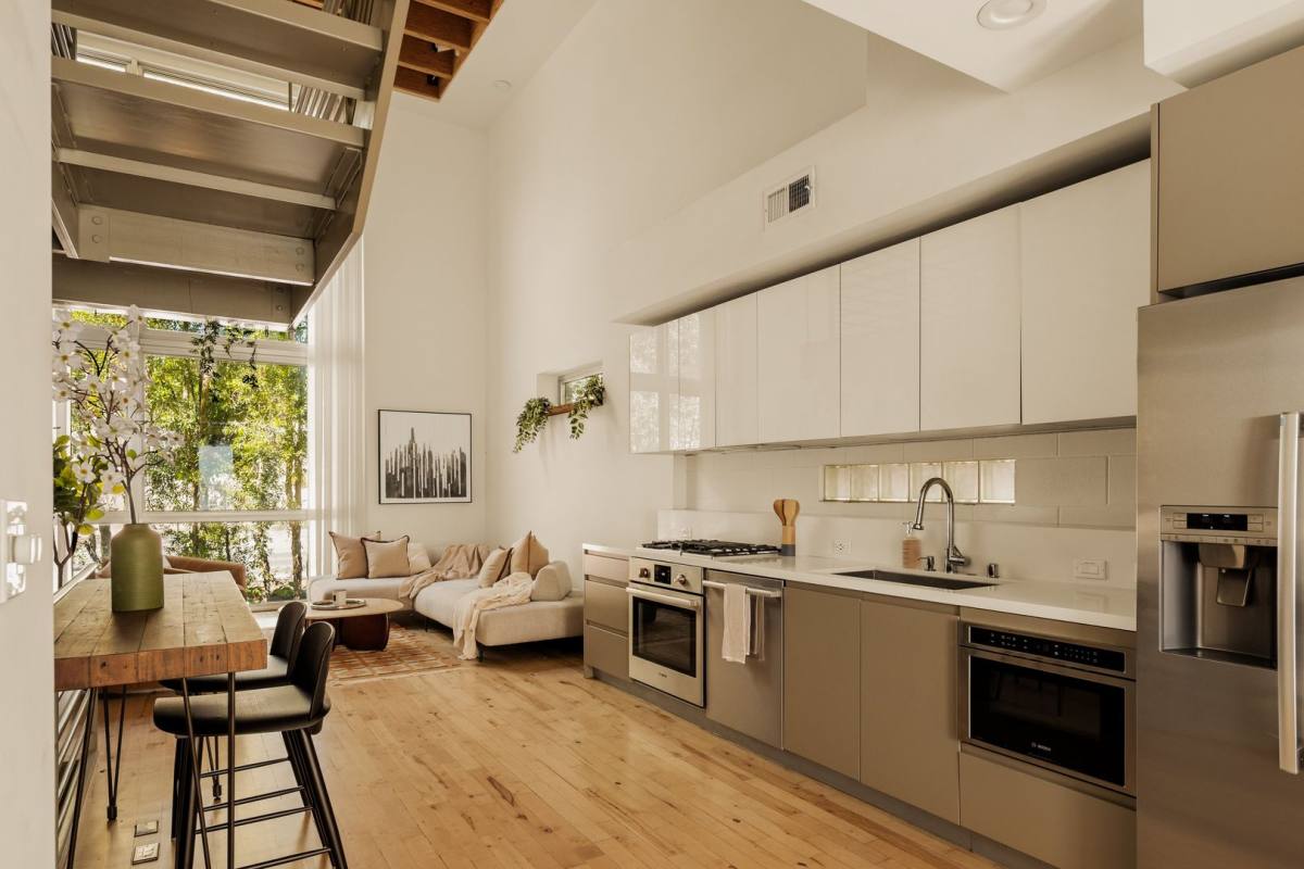 House for rent at 3450 Cahuenga Blvd W #907, Los Angeles, CA 90068