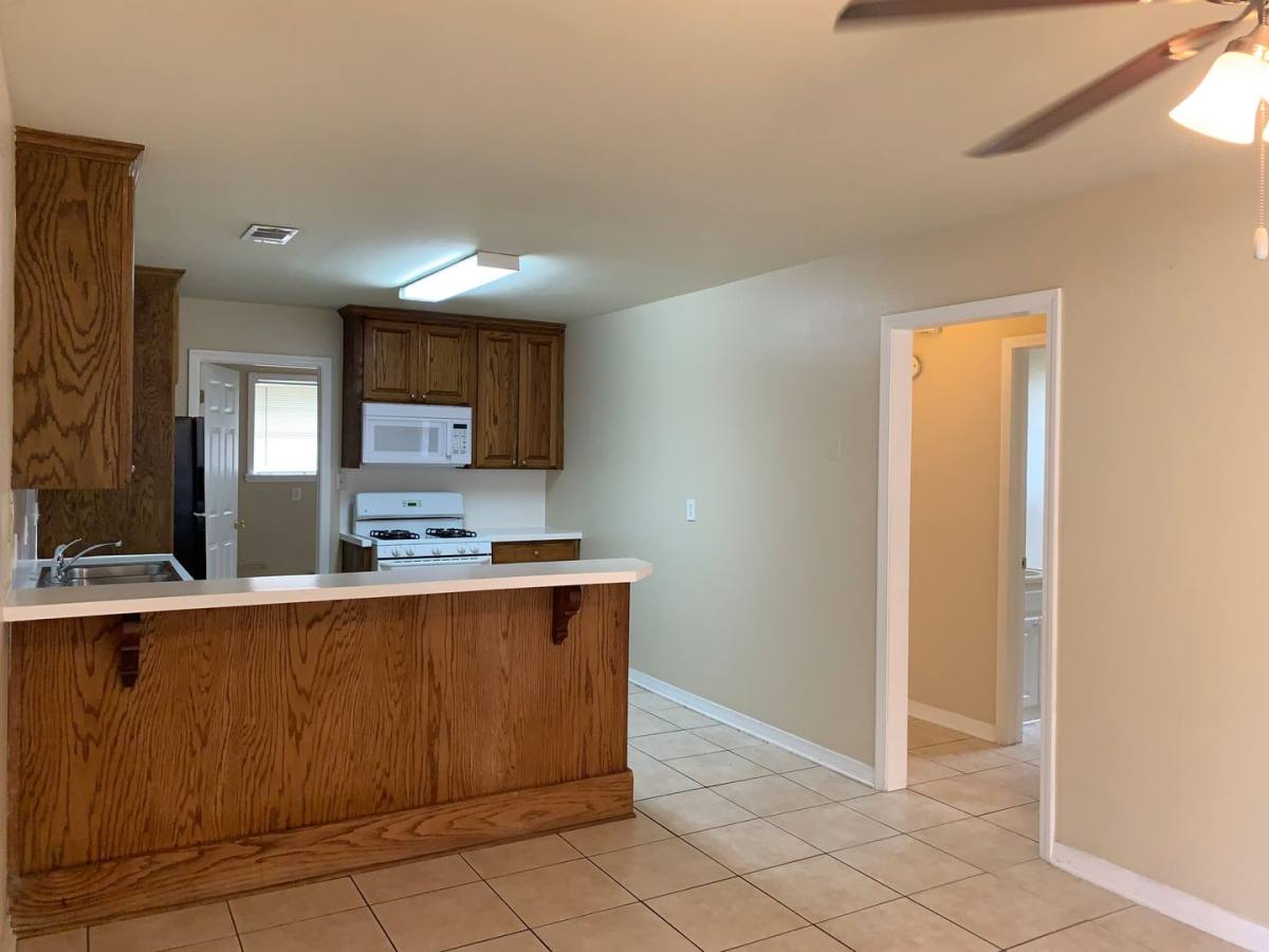 Apartment for rent at 3100-02 Pakenham Dr, Chalmette, LA 70043