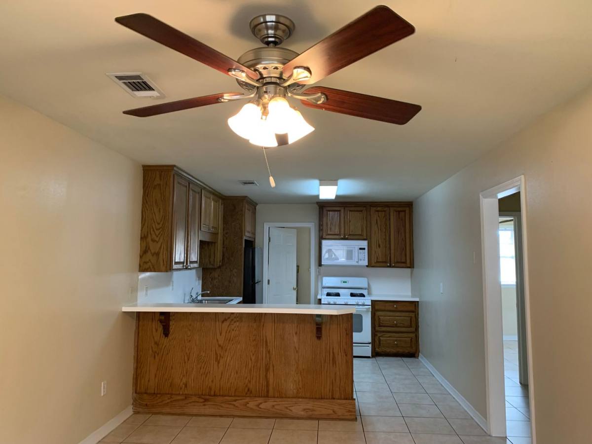 Apartment for rent at 3100-02 Pakenham Dr, Chalmette, LA 70043