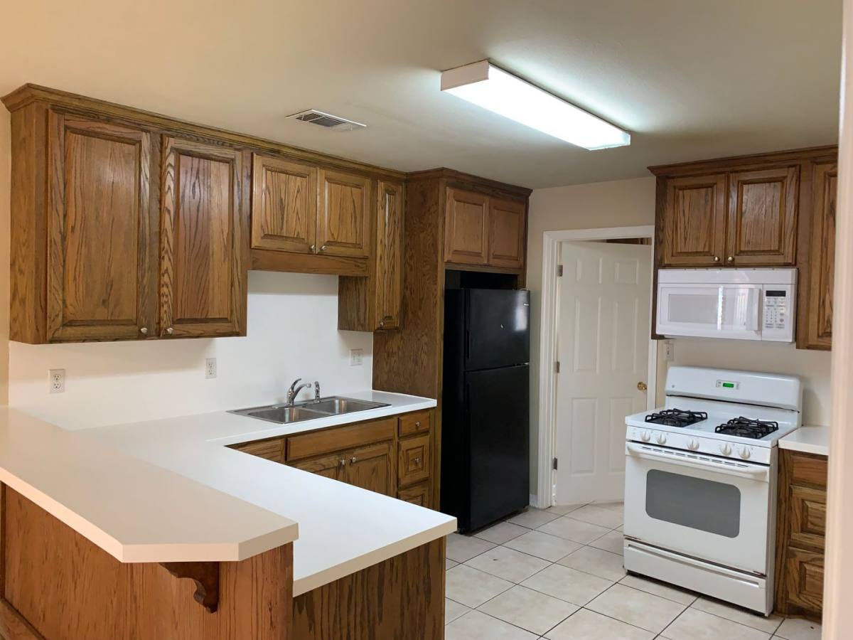 Apartment for rent at 3100-02 Pakenham Dr, Chalmette, LA 70043