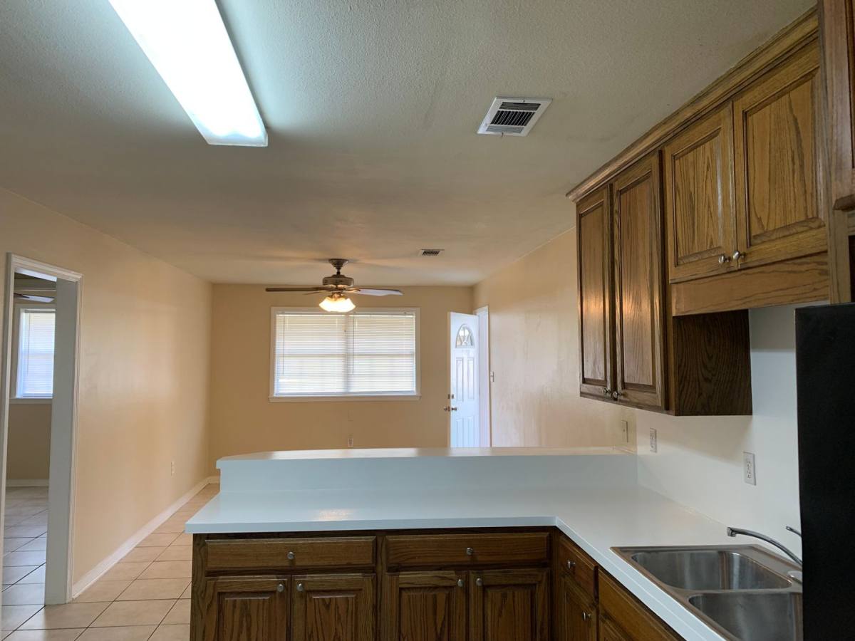 Apartment for rent at 3100-02 Pakenham Dr, Chalmette, LA 70043