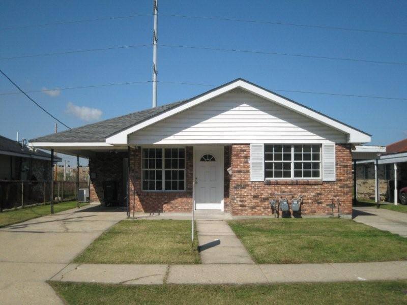 Apartment for rent at 3100-02 Pakenham Dr, Chalmette, LA 70043