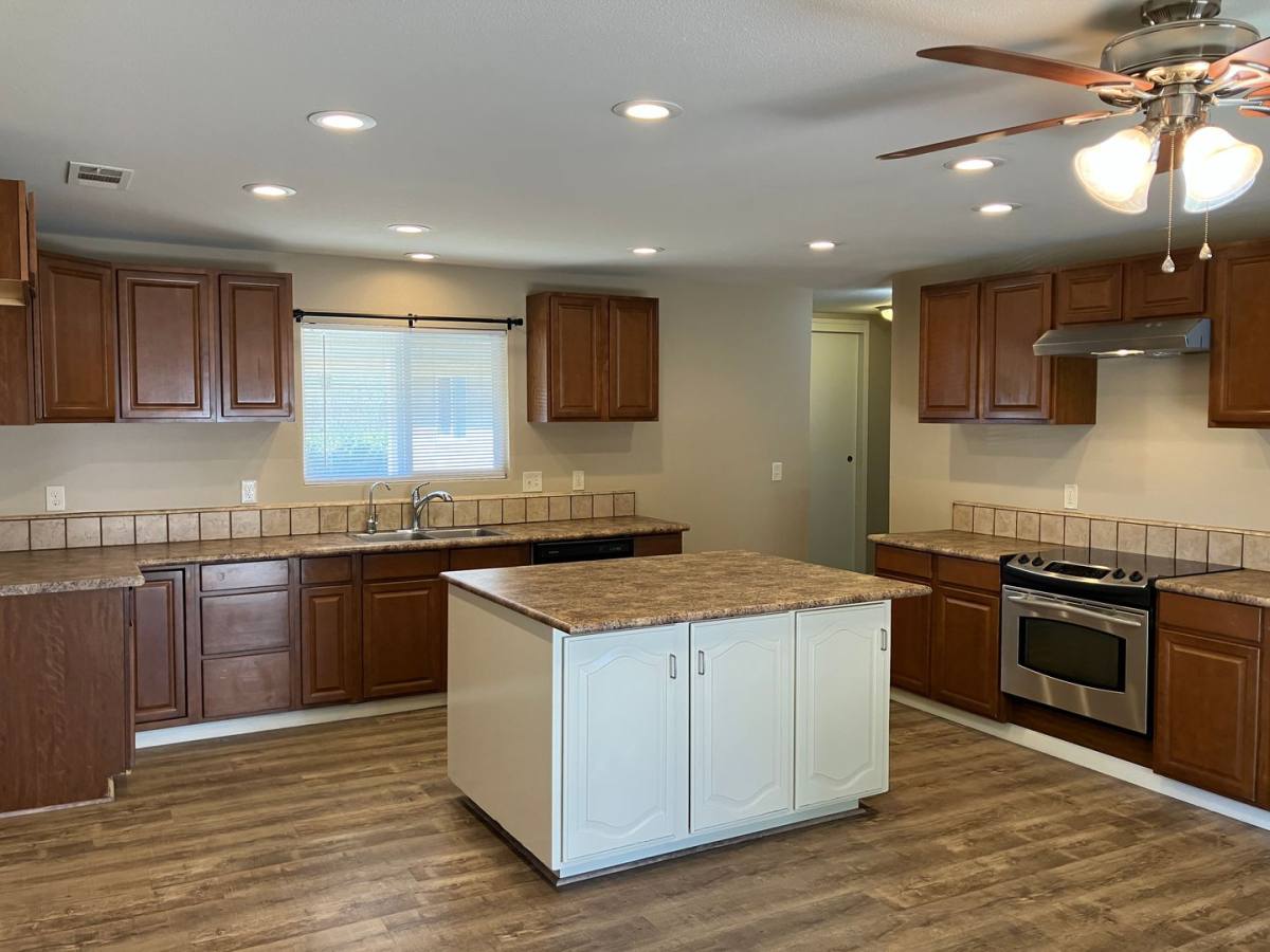 House for rent at 17168 Seidner Rd, Escalon, CA 95320