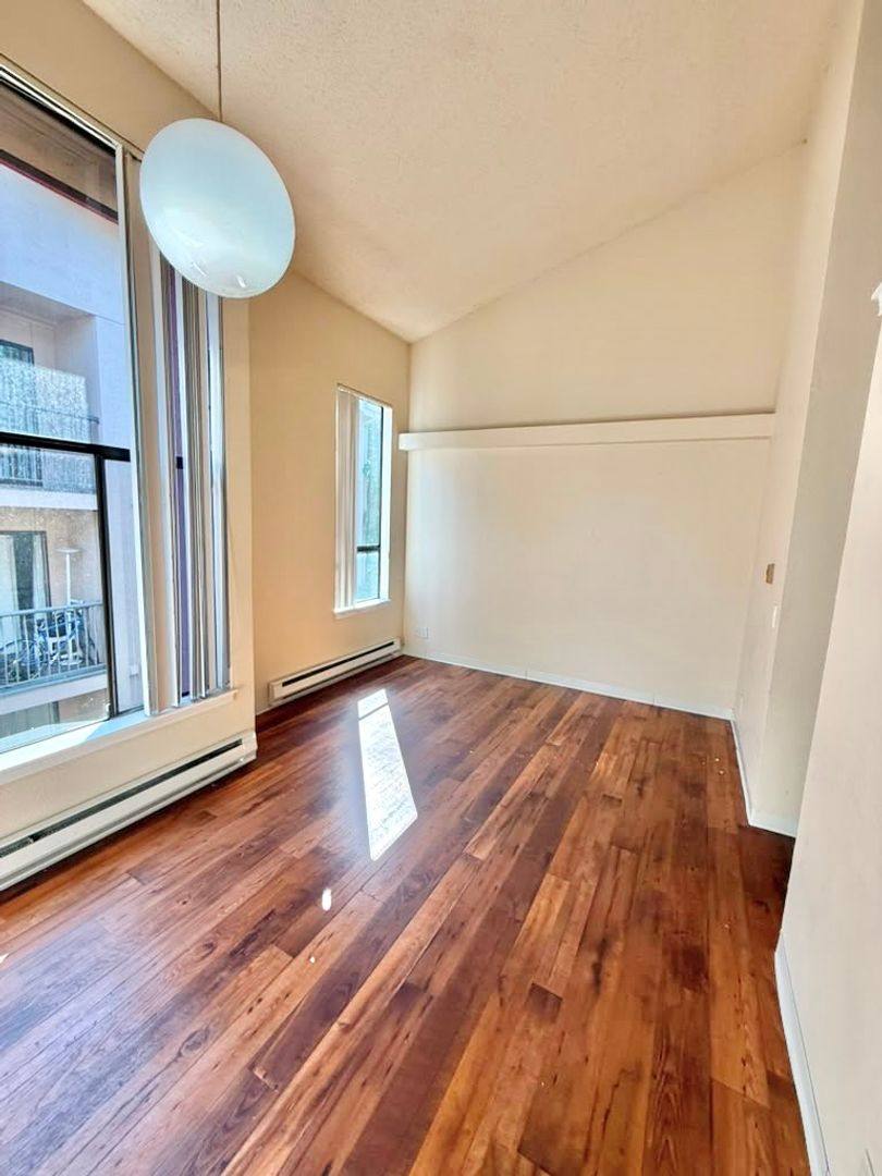 Apartment for rent at 4259 8th Ave NE #7, Seattle, WA 98105