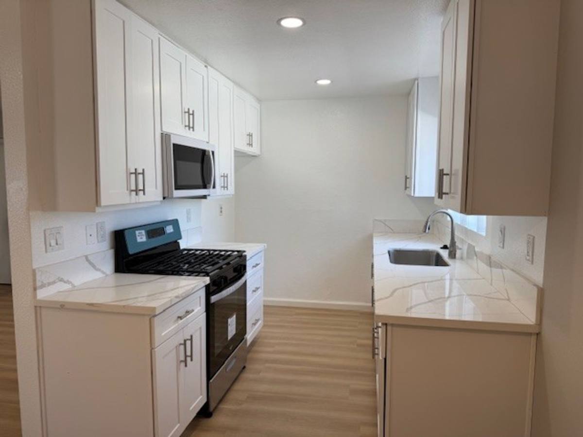 Apartment for rent at 501 Hyde Park Place, Inglewood, CA 90302