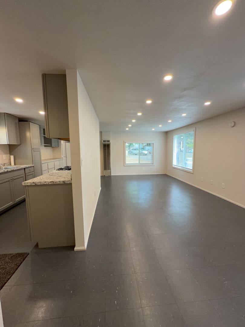 Apartment for rent at 13590 Eastlake Dr Extension, Clearlake, CA 95422