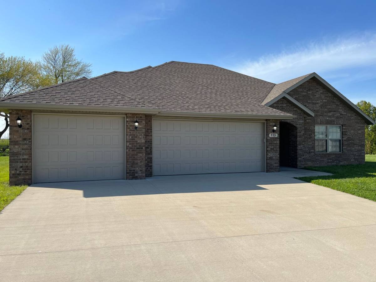 House for rent at 555 W Melody Lane, Republic, MO 65738