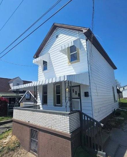 House for rent at 807 Hazlett Ave, Brackenridge, PA 15014
