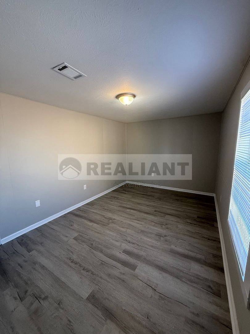 Apartment for rent at 32 Mary St #10, Berea, KY 40403