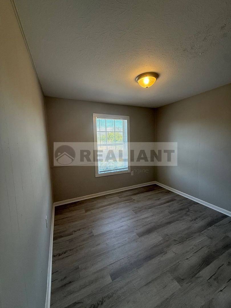 Apartment for rent at 32 Mary St #10, Berea, KY 40403