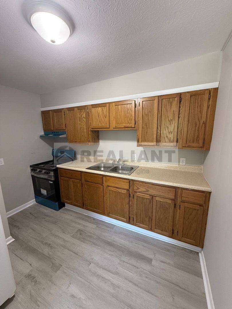 Apartment for rent at 32 Mary St #10, Berea, KY 40403