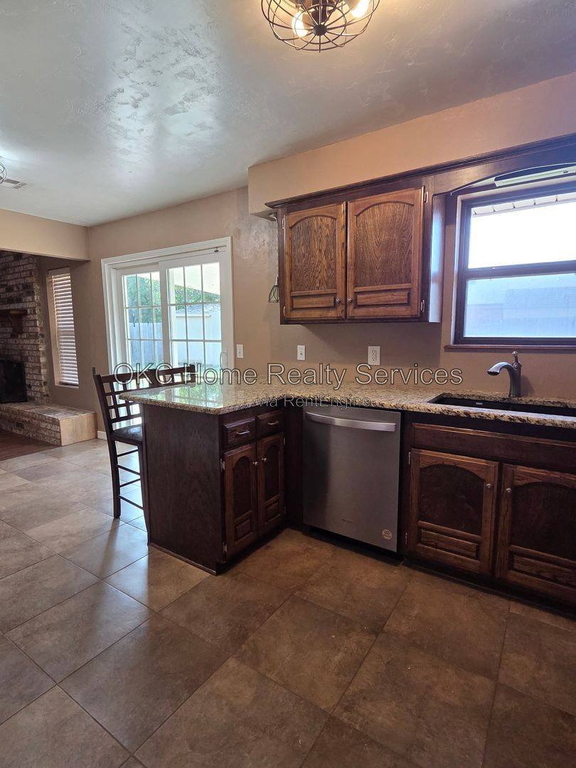 House for rent at 1012 Cooper Lane, Yukon, OK 73099