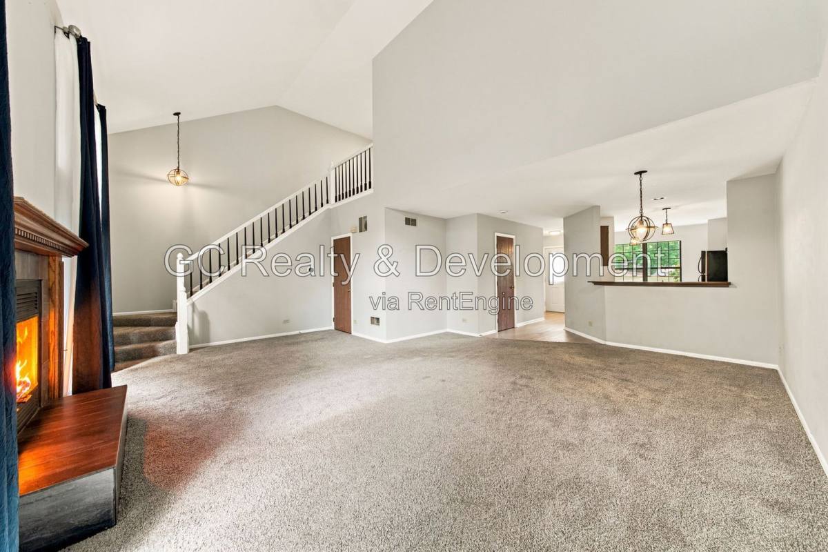 Apartment for rent at 222 Oak Knoll Lane, Bloomingdale, IL 60108