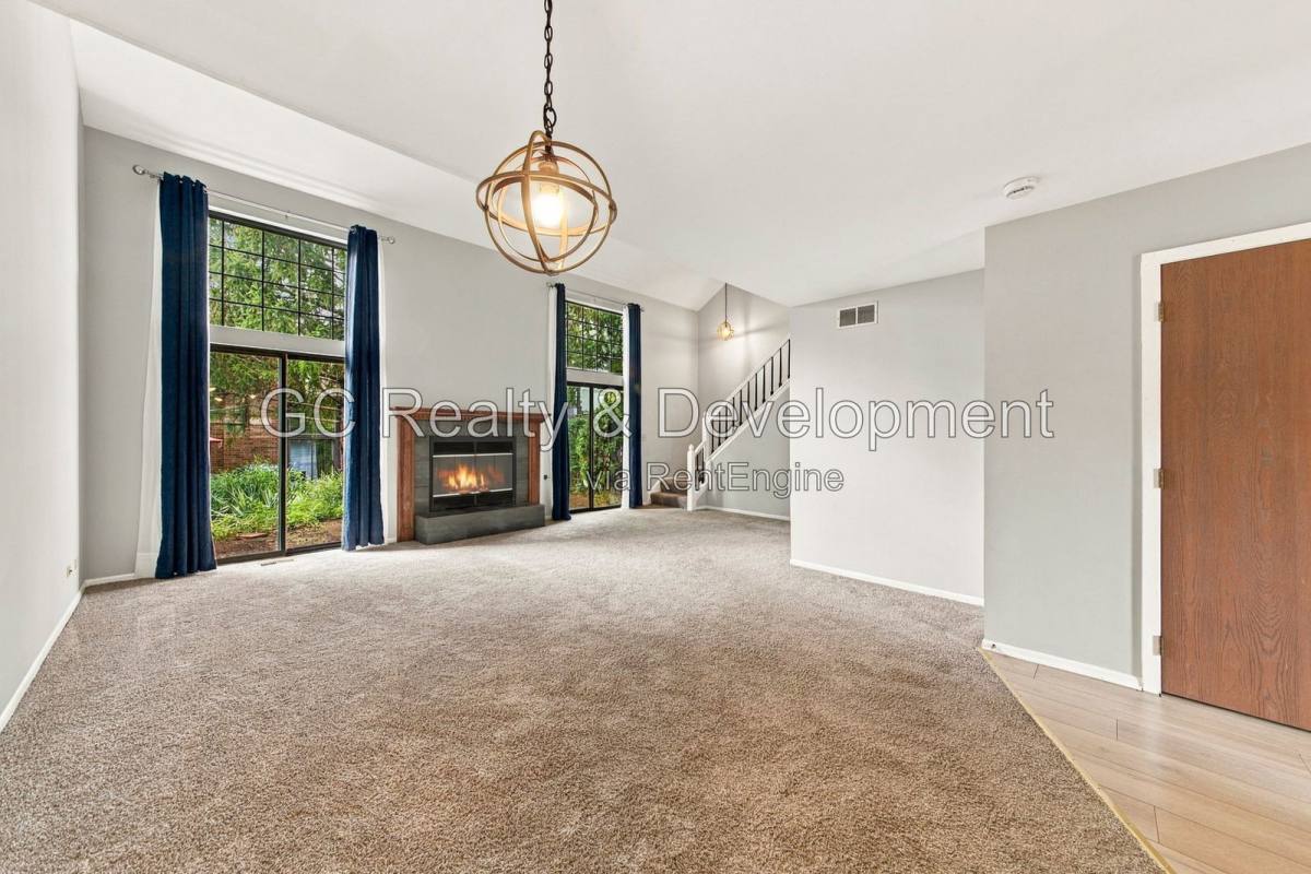 Apartment for rent at 222 Oak Knoll Lane, Bloomingdale, IL 60108