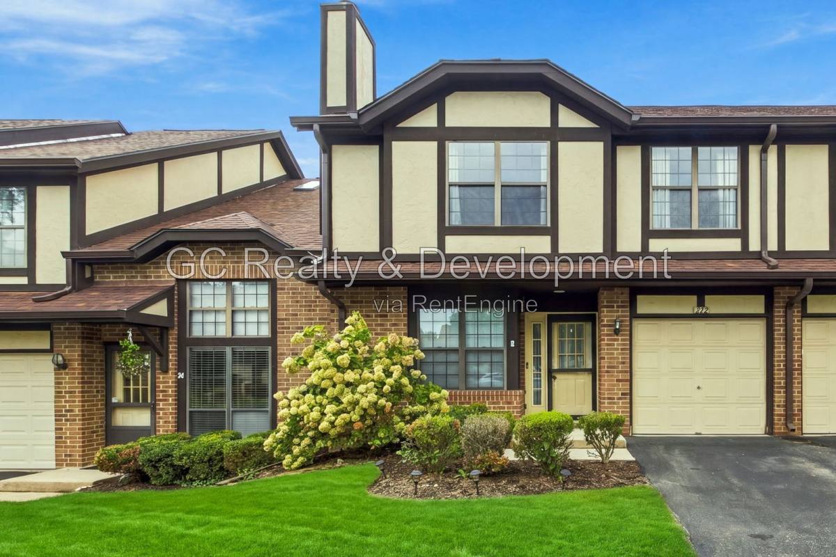 Apartment for rent at 222 Oak Knoll Lane, Bloomingdale, IL 60108